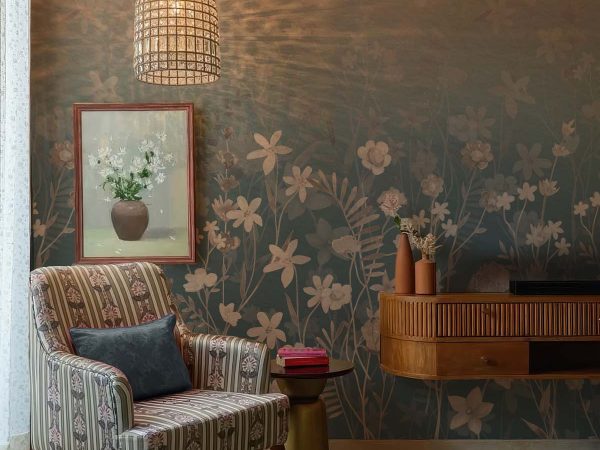 Secret Garden Faded Floral Elegance Wallpaper