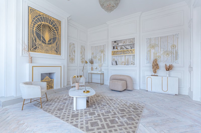 Neutral Meets Gold