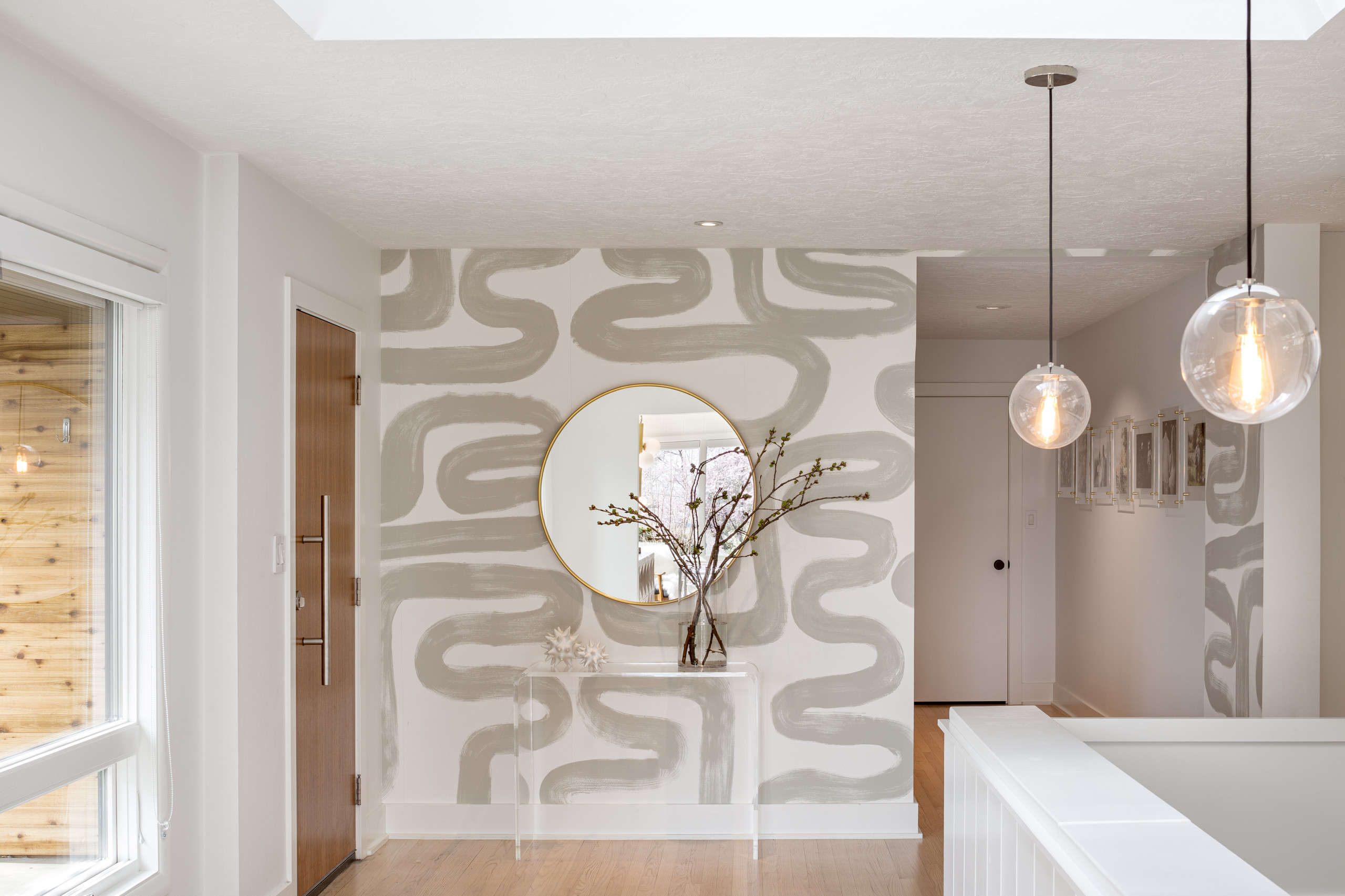 contemporary-entry-vanillawood-