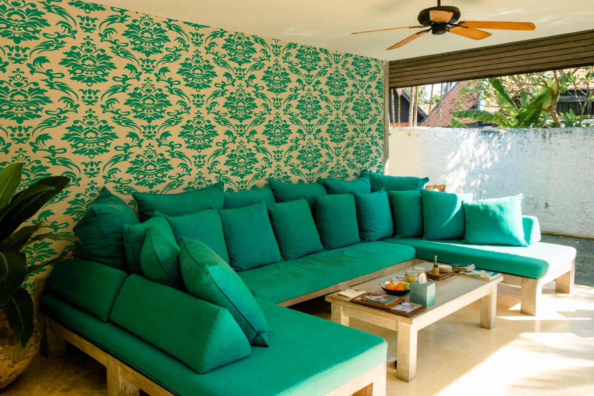 Serin, Emerald Green Damask Elegance Wallpaper